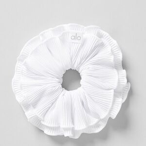 ALO Authentic Pleated White Hair Scrunchie